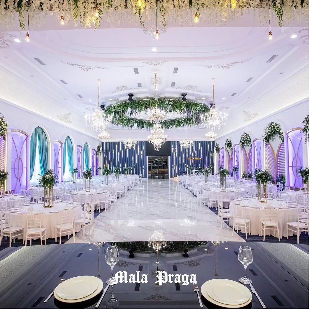 Mala Praga şadlıq sarayı - Şəkil 1